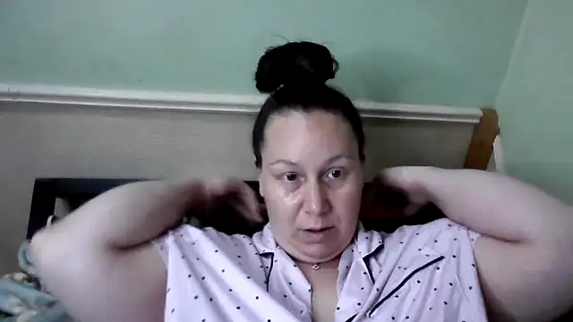 Snapshot of DallaStone chatting on 10-19-25, 04:43 DallaStone online show from 10-19-25, 04:43
