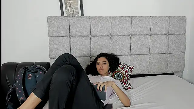 hazel slim online show from 02-10-26, 03:33