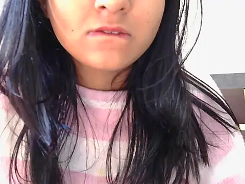 Snapshot of hina_001 chatting on 01-11-26, 08:43 hina 001 online show from 01-11-26, 08:43