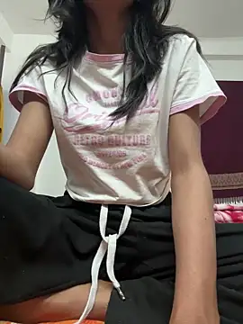 Snapshot of hina_001 chatting on 02-28-26, 04:39 hina 001 online show from 02-28-26, 04:39