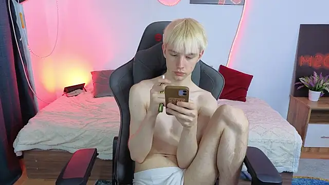 lucidangelok1 online show from 06-29-26, 03:46
