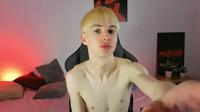 lucidangelok1 online show from 06-08-26, 05:08