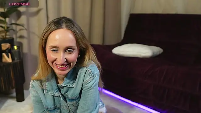 Emely Moon online show from 04-09-26, 07:09