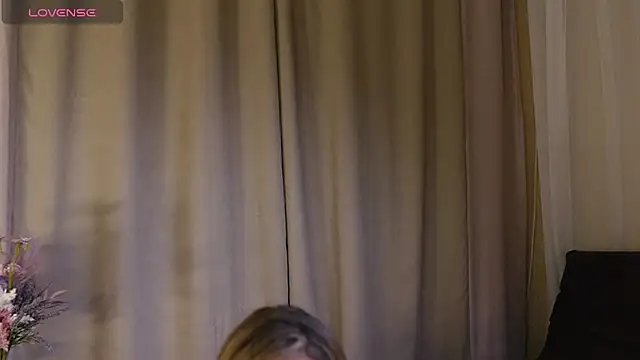 Emely Moon online show from 04-03-26, 06:36