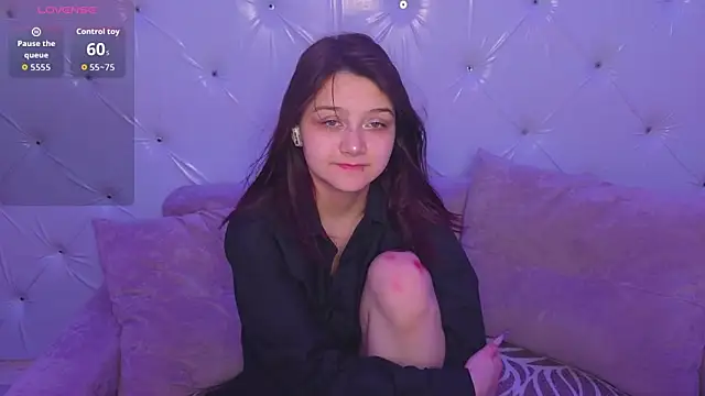 Snapshot of xxxnaughtyfoxyxxx chatting on 05-01-26, 05:18 xxxnaughtyfoxyxxx online show from 05-01-26, 05:18
