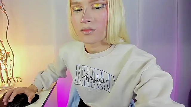 Sue blue online show from 04-12-26, 04:27