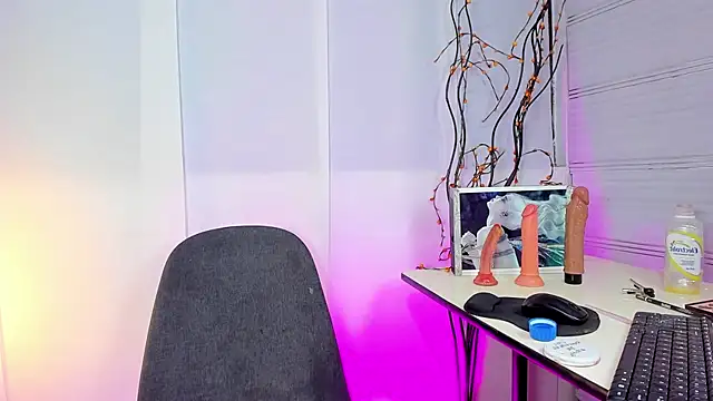 Sue blue online show from 04-11-26, 02:41