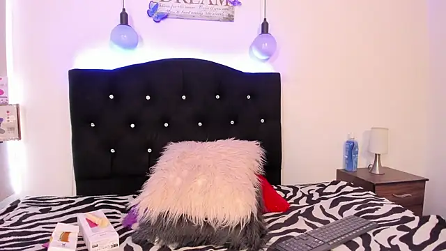 emmy  dreams online show from 01-14-26, 10:13