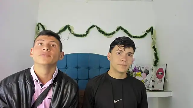 CoupleFire  online show from 01-05-26, 06:11