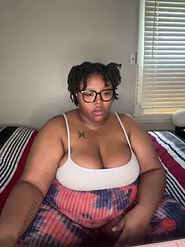 Snapshot of Chocolatebunnyxx96 chatting on 04-20-26, 05:03 Chocolatebunnyxx96 online show from 04-20-26, 05:03