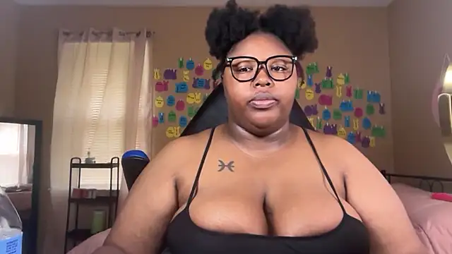 Chocolatebunnyxx96 online show from 06-09-26, 04:08