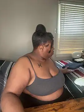 Chocolatebunnyxx96 online show from 04-14-26, 02:22