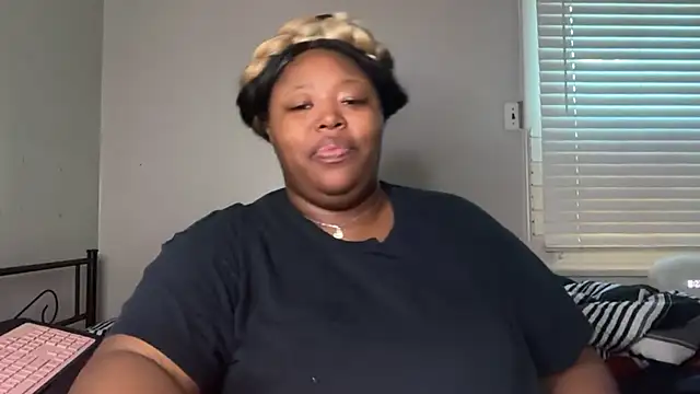 Snapshot of Chocolatebunnyxx96 chatting on 04-03-26, 12:22 Chocolatebunnyxx96 online show from 04-03-26, 12:22