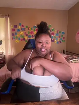 Snapshot of Chocolatebunnyxx96 chatting on 05-25-26, 04:17 Chocolatebunnyxx96 online show from 05-25-26, 04:17