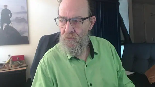 Uncle Hottie online show from 06-25-26, 03:28