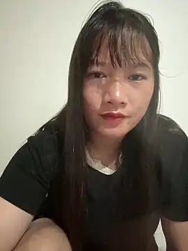 Snapshot of Suni-ii chatting on 04-18-26, 11:27 Suni-ii online show from 04-18-26, 11:27