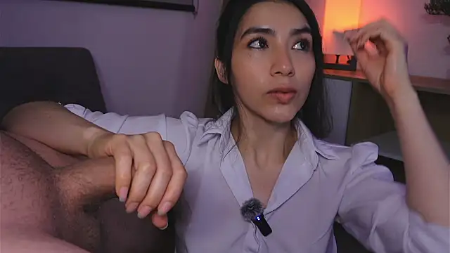 Snapshot of Samantha_night__ chatting on 04-19-26, 02:23 Samantha night online show from 04-19-26, 02:23