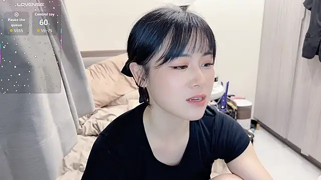 Snapshot of BabyOneDaily chatting on 06-20-26, 12:54 BabyOneDaily online show from 06-20-26, 12:54