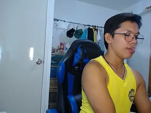 holly oreo online show from 06-19-26, 02:01