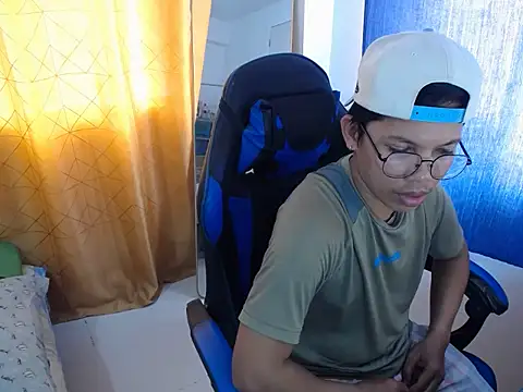 holly oreo online show from 06-30-26, 02:11