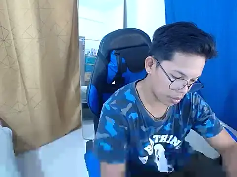 holly oreo online show from 07-31-26, 03:53
