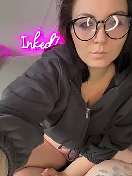 InkedCurly L online show from 02-01-26, 11:19