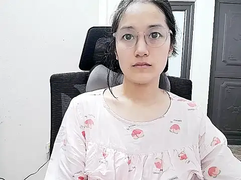 Shulee- online show from 04-10-26, 02:51