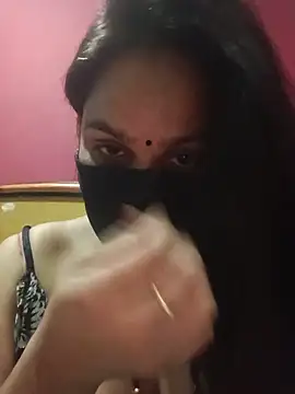 Snapshot of 01Roshani chatting on 06-11-26, 09:06 01Roshani online show from 06-11-26, 09:06