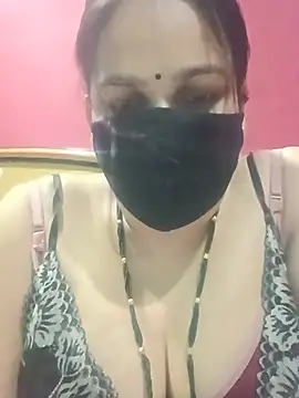 Snapshot of 01Roshani chatting on 06-18-26, 09:08 01Roshani online show from 06-18-26, 09:08