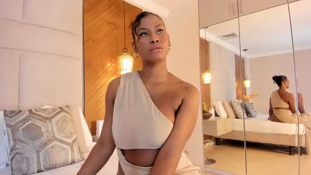 EroticAlana1 online show from 05-06-26, 12:03