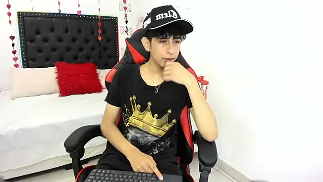 Snapshot of julian_xx chatting on 02-21-26, 10:23 julian xx online show from 02-21-26, 10:23