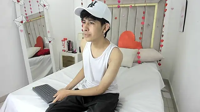 Snapshot of julian_xx chatting on 02-13-26, 07:47 julian xx online show from 02-13-26, 07:47