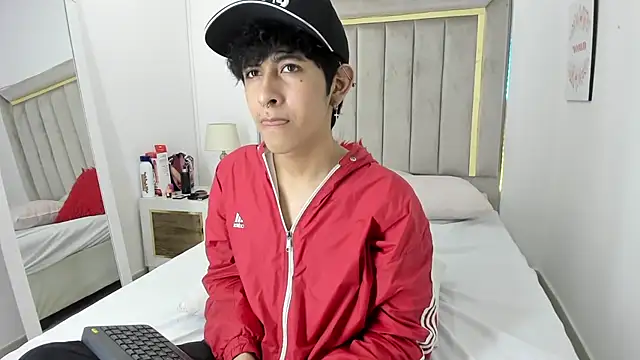 Snapshot of julian_xx chatting on 01-18-26, 07:17 julian xx online show from 01-18-26, 07:17