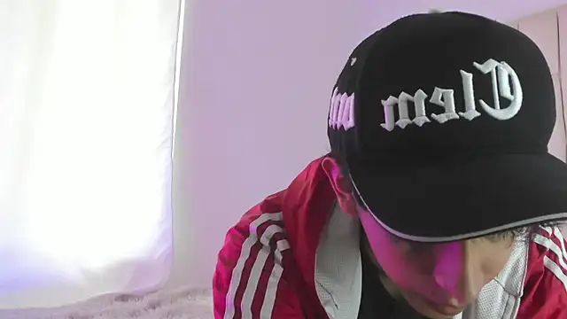 Snapshot of julian_xx chatting on 06-01-26, 08:30 julian xx online show from 06-01-26, 08:30