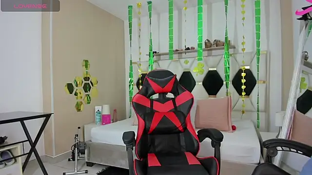 julian xx online show from 03-06-26, 07:31