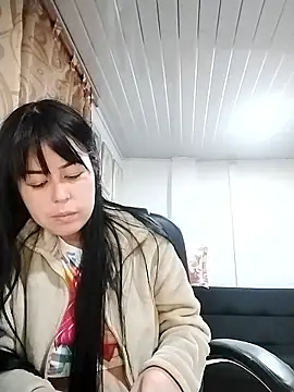 Snapshot of Heidy_Cute chatting on 01-15-26, 03:54 Heidy Cute online show from 01-15-26, 03:54