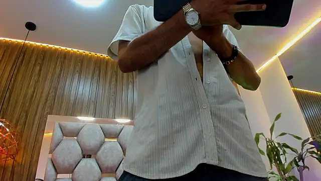 Snapshot of james__walsh chatting on 01-31-26, 11:47 james walsh online show from 01-31-26, 11:47