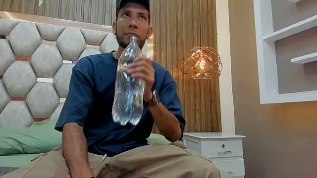 Snapshot of james__walsh chatting on 02-22-26, 07:37 james walsh online show from 02-22-26, 07:37