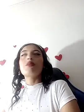 honeyluxe  online show from 02-15-26, 04:24