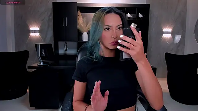 KayraLanne online show from 04-12-26, 03:43