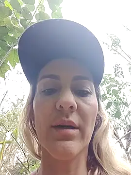 Snapshot of Monita_Med chatting on 04-19-26, 01:12 Monita Med online show from 04-19-26, 01:12