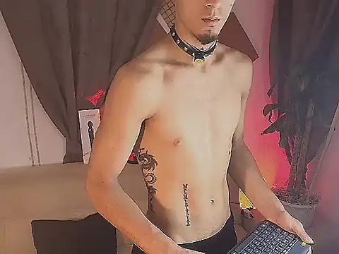 Snapshot of dark_rosse chatting on 01-15-26, 11:46 dark rosse online show from 01-15-26, 11:46