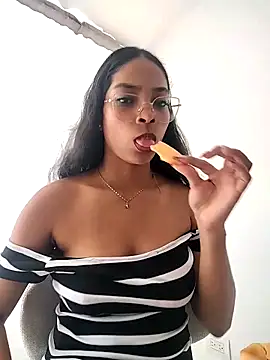 KATALINA SANTANA  online show from 02-28-26, 06:51