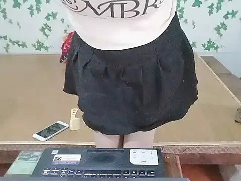 Sophie sexy7 online show from 04-28-26, 11:53