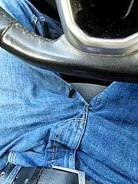 Snapshot of Steven_richy chatting on 05-22-26, 02:37 Steven richy online show from 05-22-26, 02:37