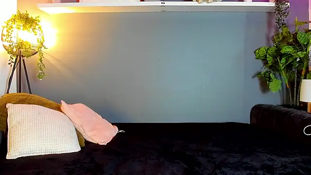 Kira Exe  online show from 04-14-26, 11:37