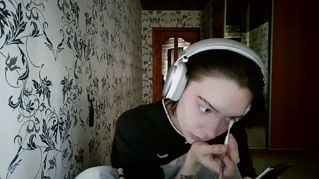 LxayBloom online show from 04-11-26, 07:45