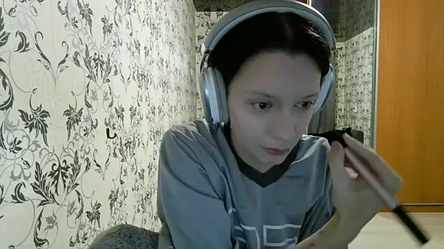 LxayBloom online show from 04-08-26, 01:40