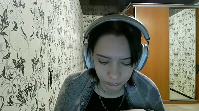 LxayBloom online show from 04-15-26, 02:39