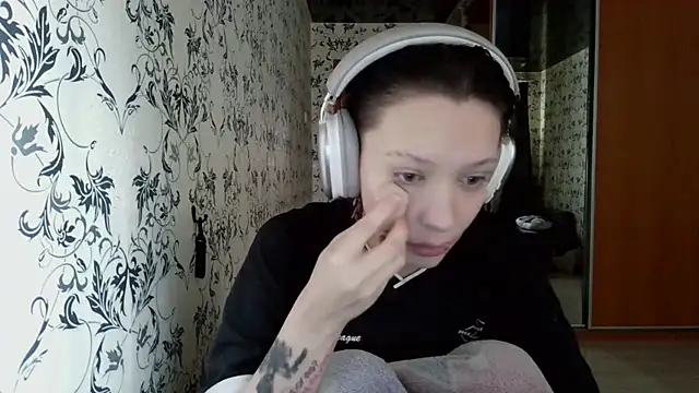 LxayBloom online show from 04-11-26, 07:27